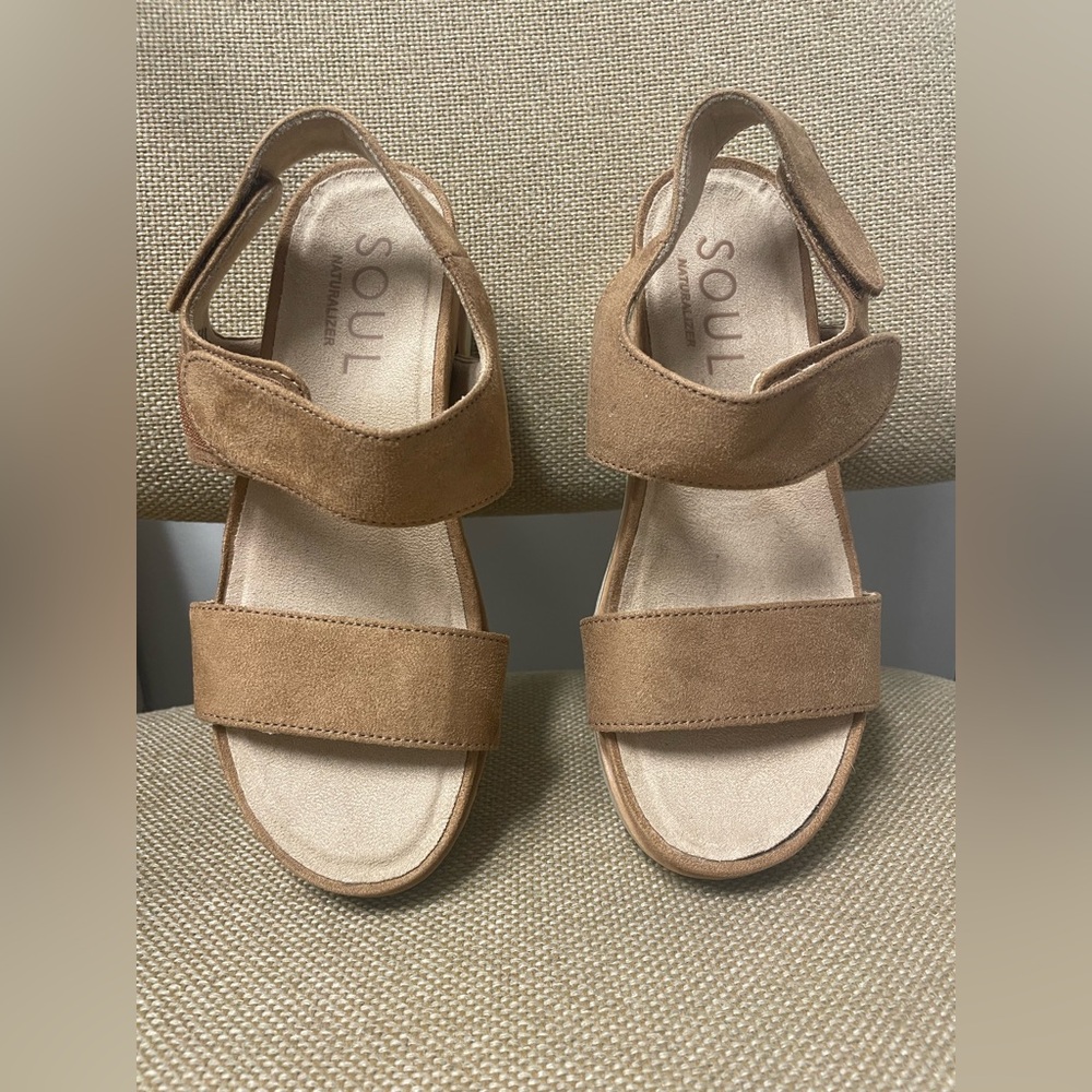 Naturalizer SOUL Kaila Wedge Sandals. 
Color Tan. Size 7 NWOT